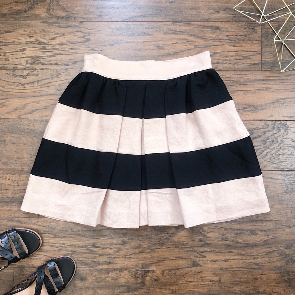 BCBGeneration • Pleated Mini Skirt tan black stripe Dark Buff pockets full